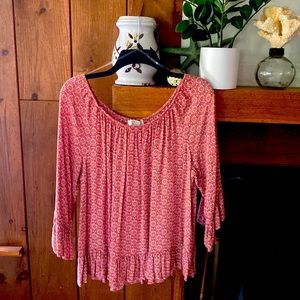 Flouncy top with ruffle sleeves